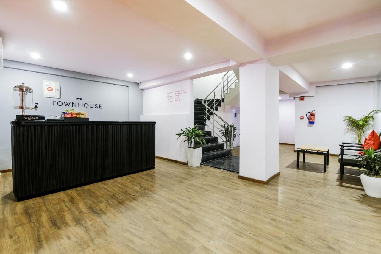 ホテルOyo Townhouse 086 Pankha Road ニューデリー エクステリア 写真